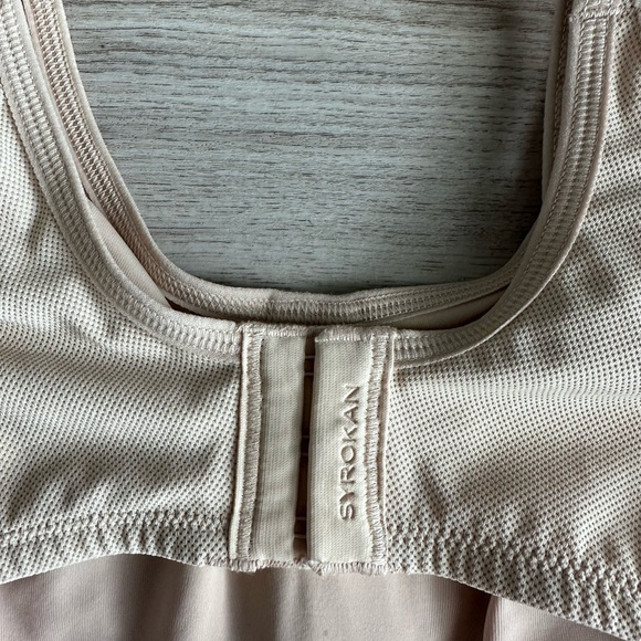 SYROKAN Max Control Underwire Sports Bra  Adjustable Straps Unlined 38DD - Picture 3 of 9